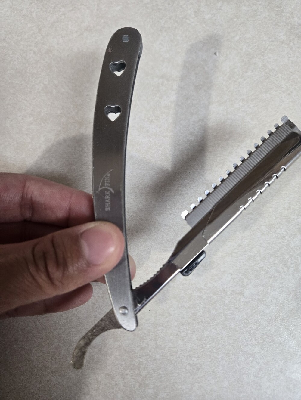 Shark Fin Straight Edge Razor - Picture 5 of 16
